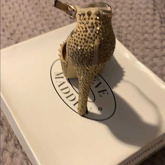 Heels - Picture 2 of 5